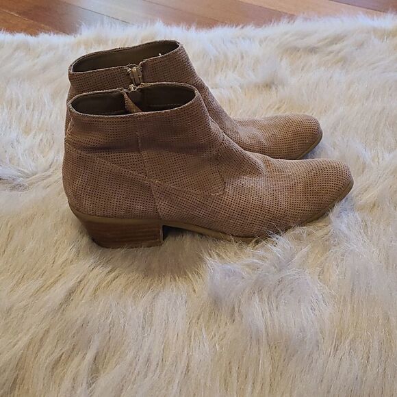 Steve‎ Madden womens tan suade ankle booties with zipper sides size 6 1/2 - Picture 5 of 9